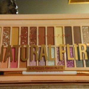 ParisHilton Eyeshadows Palette.